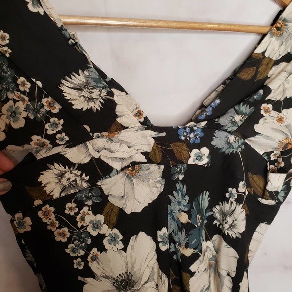 GIANNI BINI floral cold shoulder button down blouse 0 - Picture 8 of 10